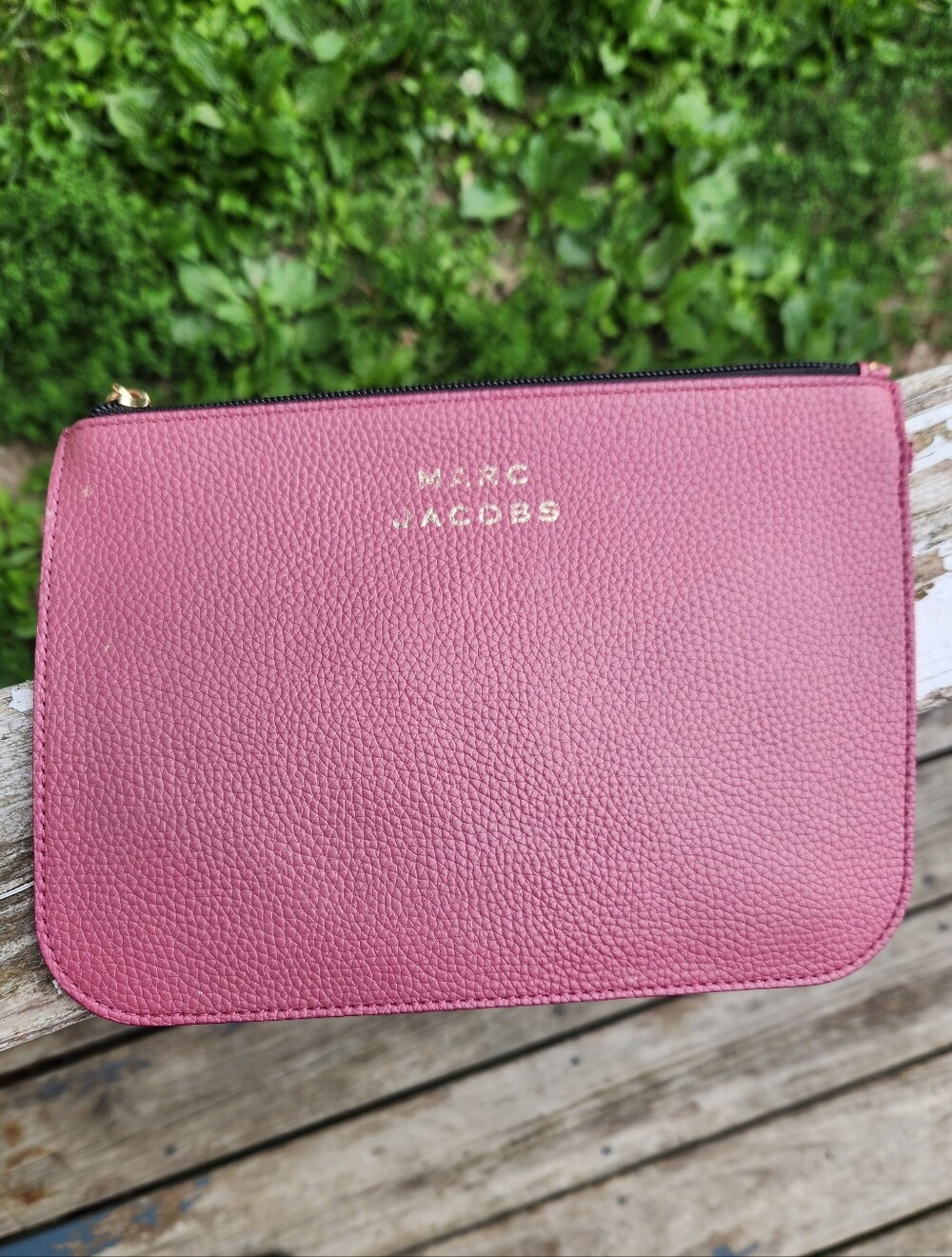 Marc Jacobs Pebbled Leather Zip Pouch With Gold Interior Preloved